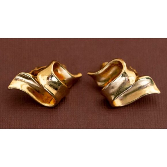 Vintage Spiral Ribbon Gold Tone Clip On Earrings by Avon - U7 - Picture 2 of 3